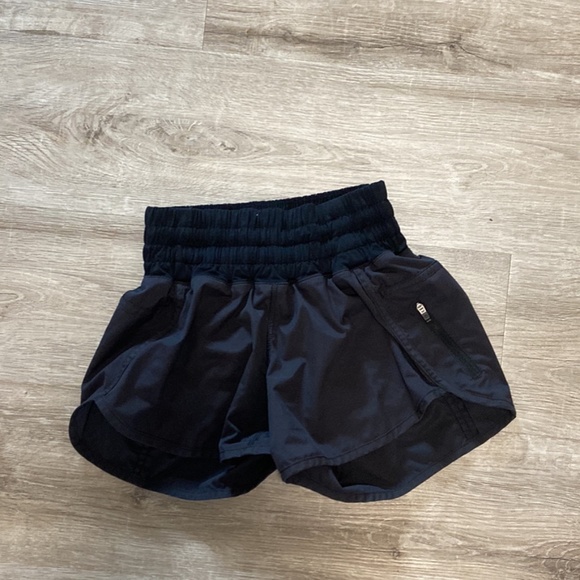 Size 2 Lululemon shorts - Picture 5 of 5